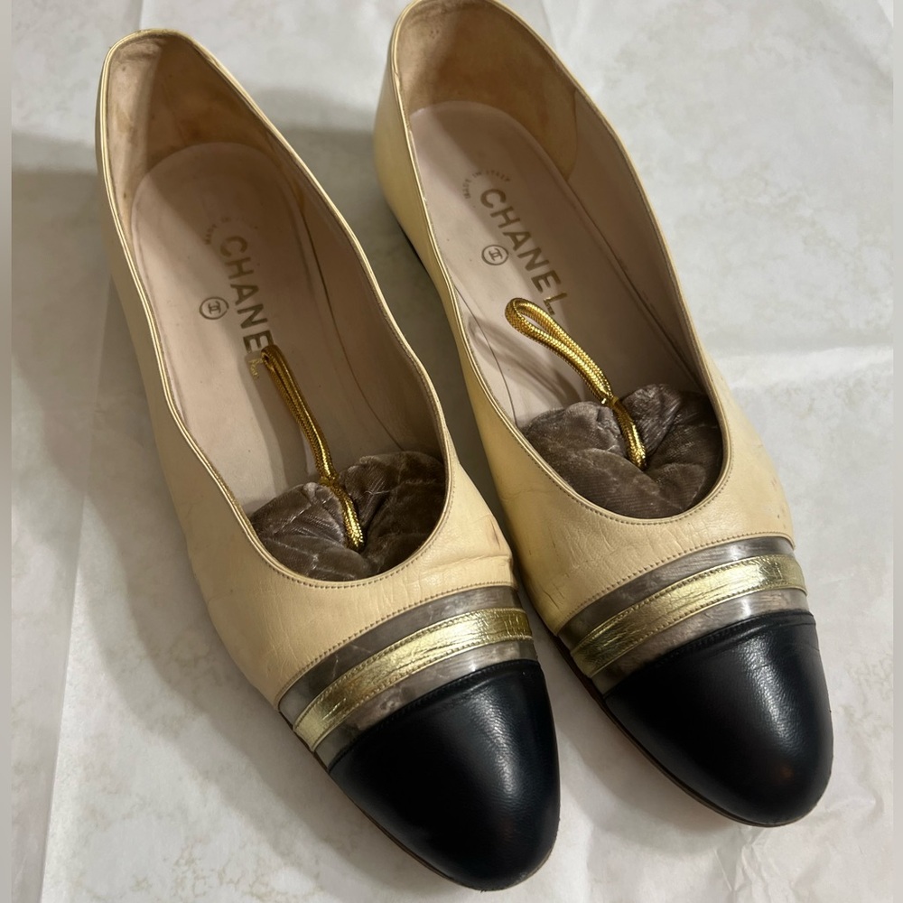 Beige Leather CHANEL Flats w/ Gold Band and Black Toe